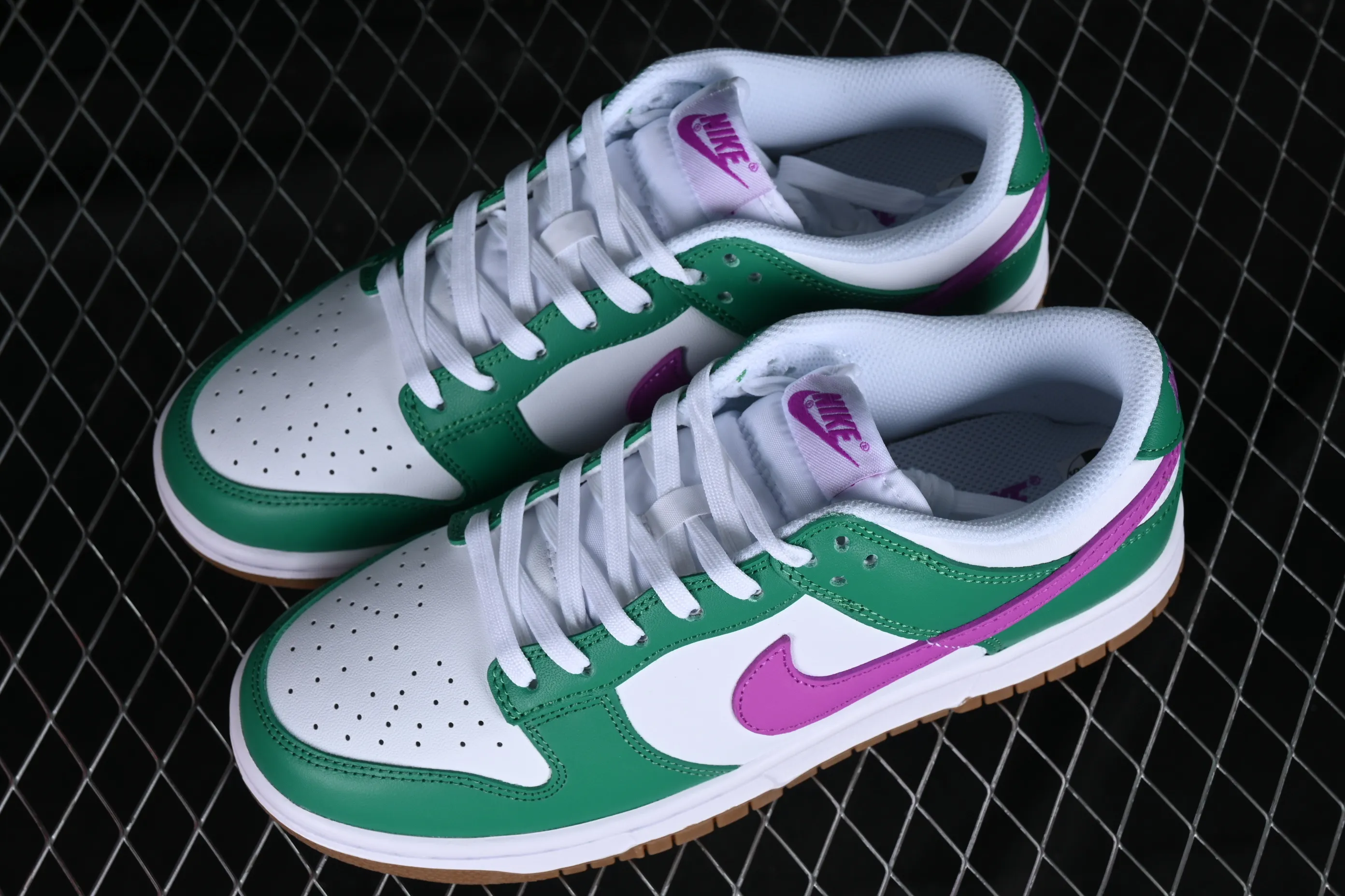 All Categories Nk SB Dunk Series Nk SB Dunk Low Low-top sneakers Nk Dunk Low "Stadium Green and White" Spring Sunshine SB low-top sports and leisure sneakers FD9922-151